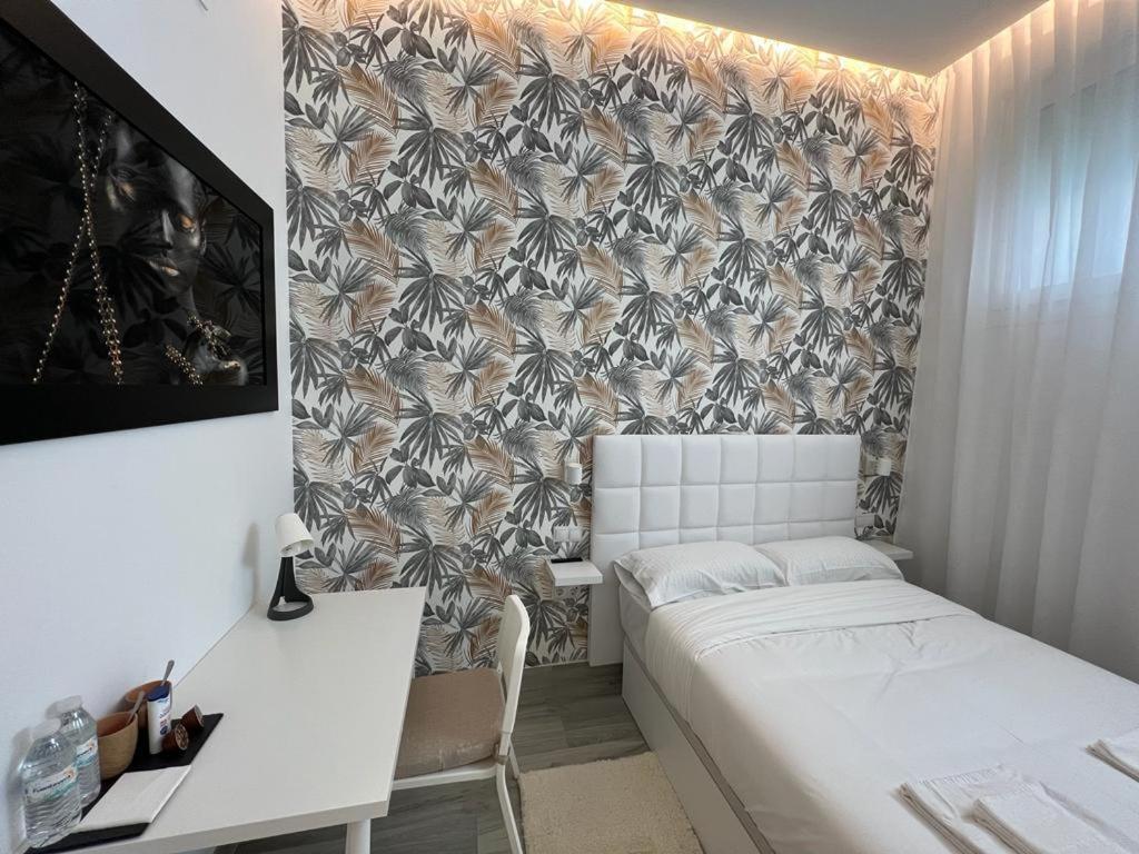 Habitacion Bruselas Style มาดริด ภายนอก รูปภาพ